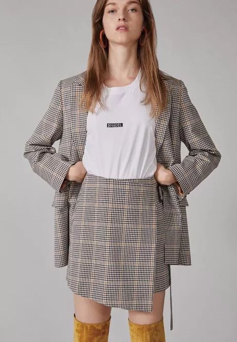 日系3大服裝品牌秋冬新品來襲，搭配精致妝容，時尚與美妝的完美碰撞